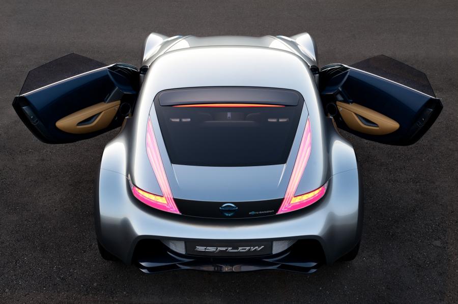  Nissan Esflow Concept 2011 года  (фото 5 из 36)